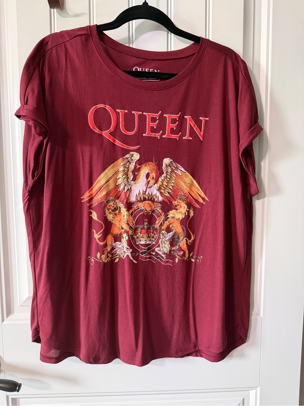 Queen Graphic Tee - Burgundy